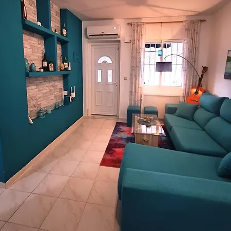 Pmt04 - Charming Quadro With Communal Pool Apartman